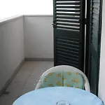 Vava * Podstrana